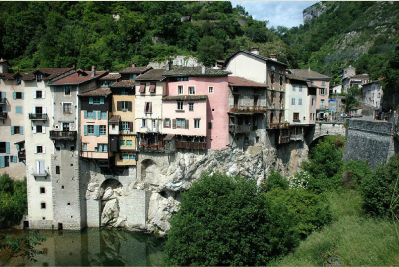 Okami Du Vercors Saint-Laurent-en-Royans Exteriör bild